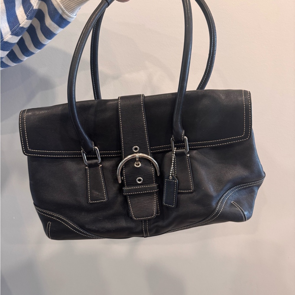 Coach Style 9550 = Vintage Coach Soho / Hamptons Flap Shoulder Bag